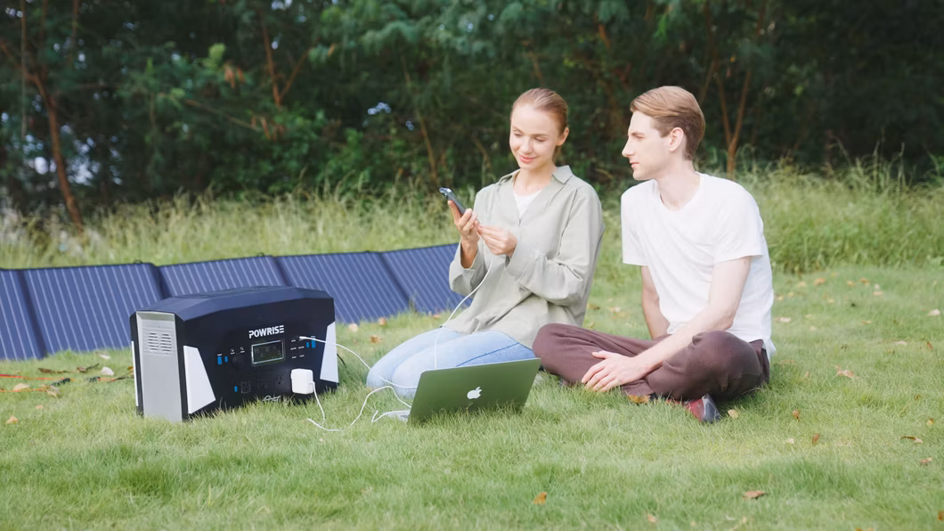 New Arrival 500W 1000W 2200W 3000W Solar Portable Rechargeable Power Station Battery Portable Power Station Multi-Funtional Multi-Colourful