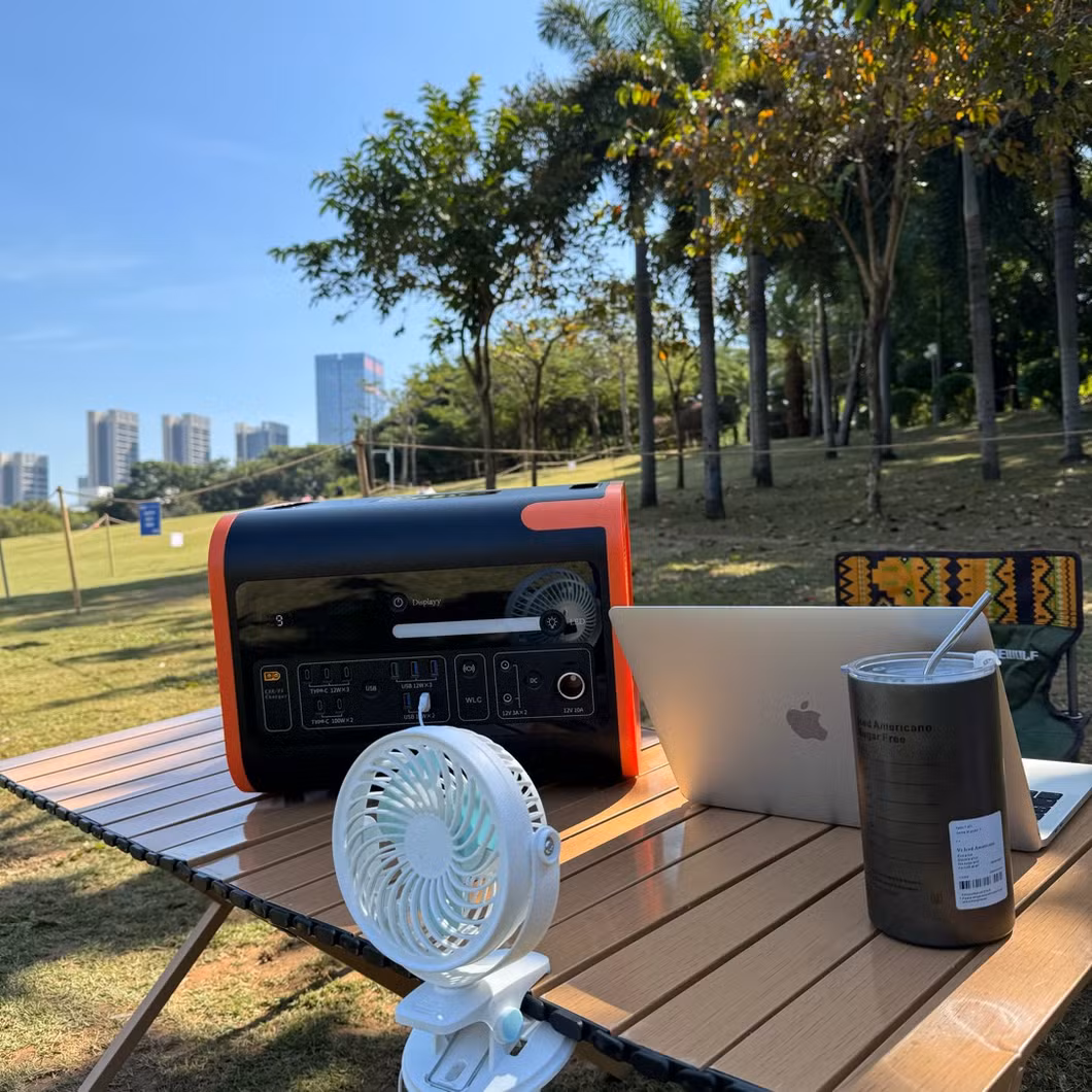 High Quality Portable Power Supply 2000W UPS Mobile Power Station Solar Panel