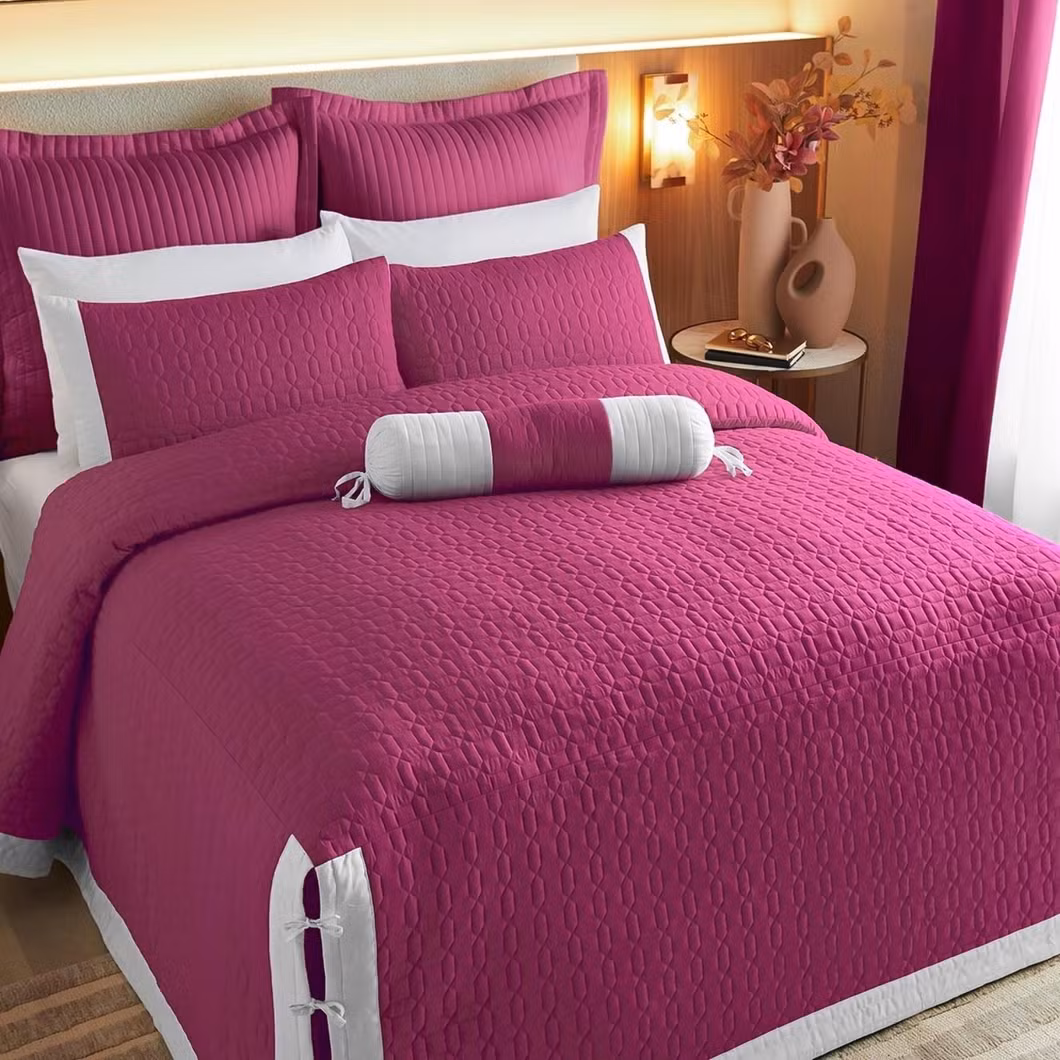 Factory Wholesale Home Textile Bed Sheet Duvet Cover Polyester Brushed Microfiber Plaid Quilt Bedding Set Queen/King Quilted Bedspread with Curtain Neckpillow