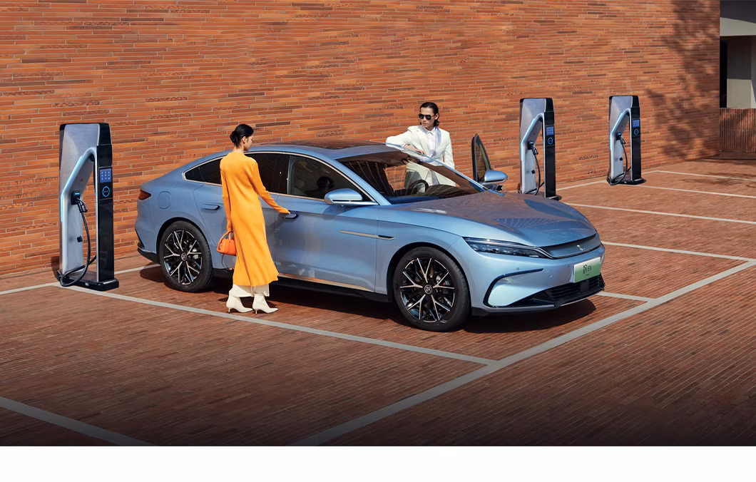 Byd′s Han EV Glory Version. 3.5s Lightning Acceleration, 4995mm Dynamic Length, Air Purification System. High-Performance EV