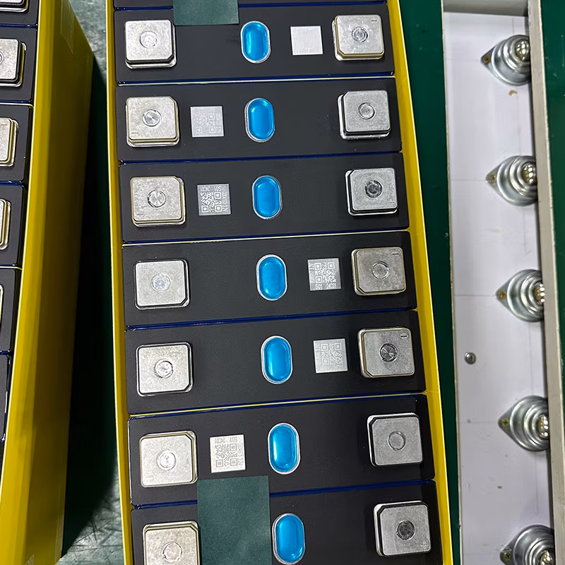 Energy Power Storage Ess High Voltage 50kwh 100kwh 150kwh 200kwh LiFePO4 Solar Panel Battery Solution for Project