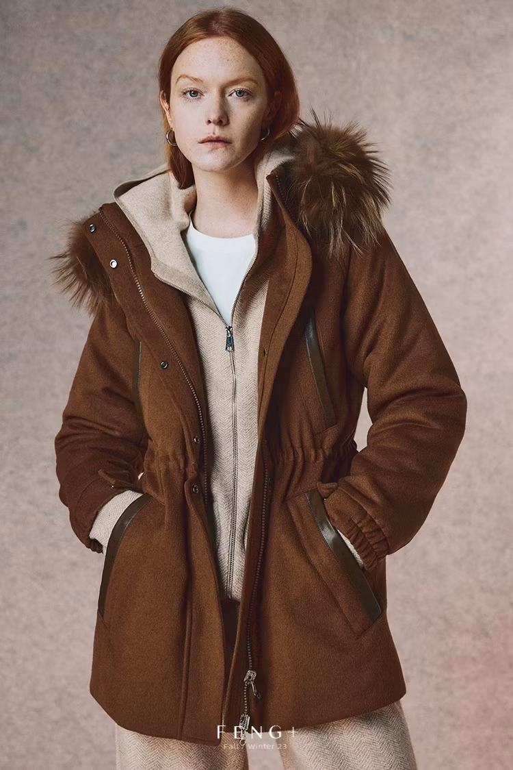 New Design Wholesale Women Winter Wear Wind-Proof Women Clothing Women Buffing Puff Down Waist in Drawstring and Leather Welt with Hood Fur Jacket