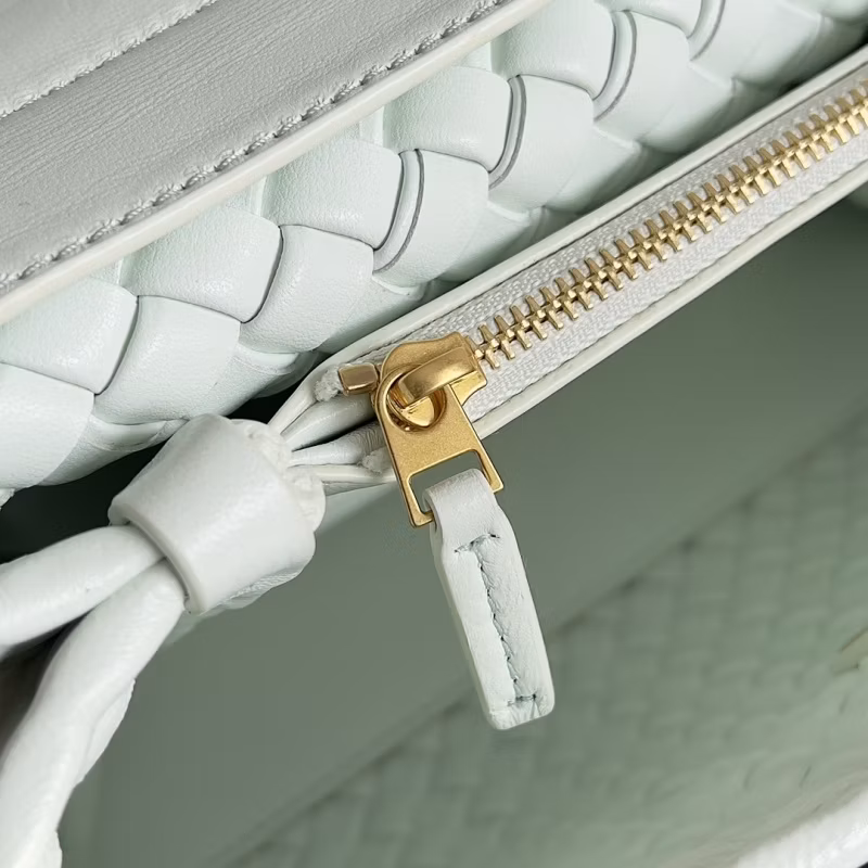 Popular Ladies Handbag Genuine Leather Material Factory Price Wholesale Price Luxury High-End Top Quality High Quality Ladies Bag