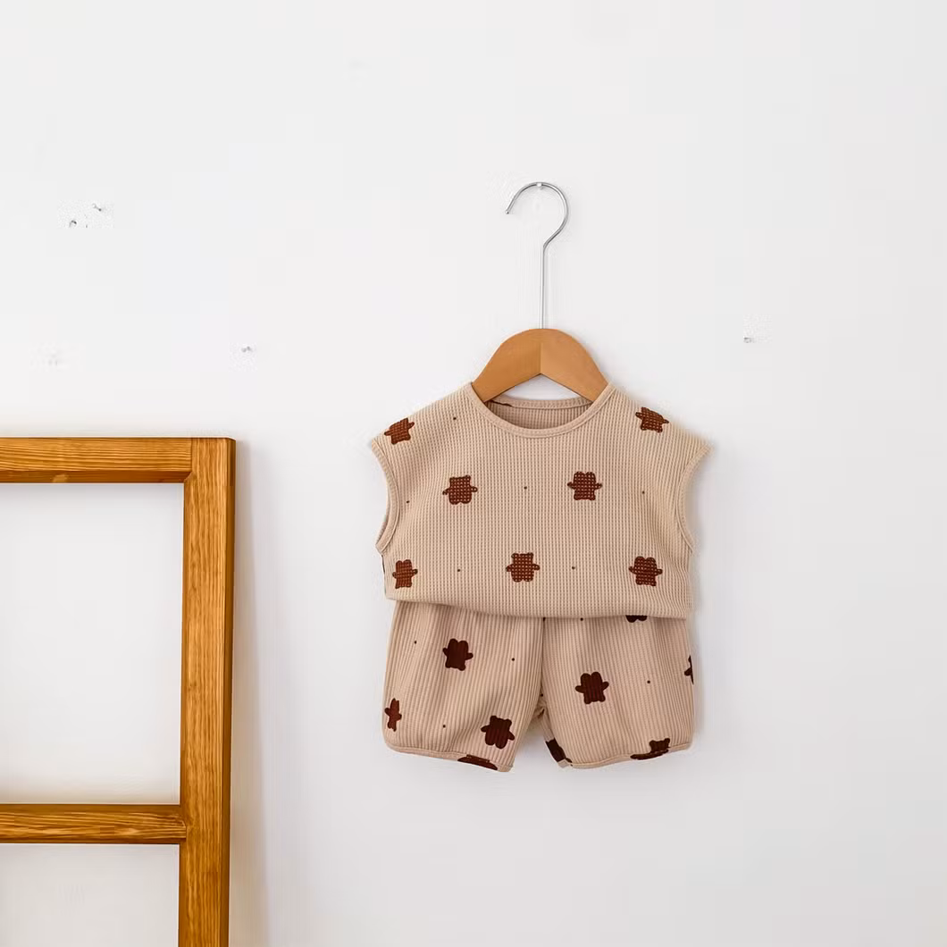 Children′s Sleeveless Suit The Lovely Printing Cotton Baby Two Pieces Baby Wear Baby Clothes Kids Wear