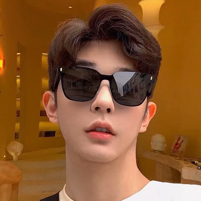 Factory Wholesale Fashion Luxury Transparent Square Shades Sunglasses for Unisex Fashion Enthusiasts