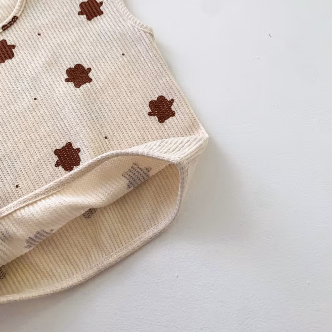 Children′s Sleeveless Suit The Lovely Printing Cotton Baby Two Pieces Baby Wear Baby Clothes Kids Wear