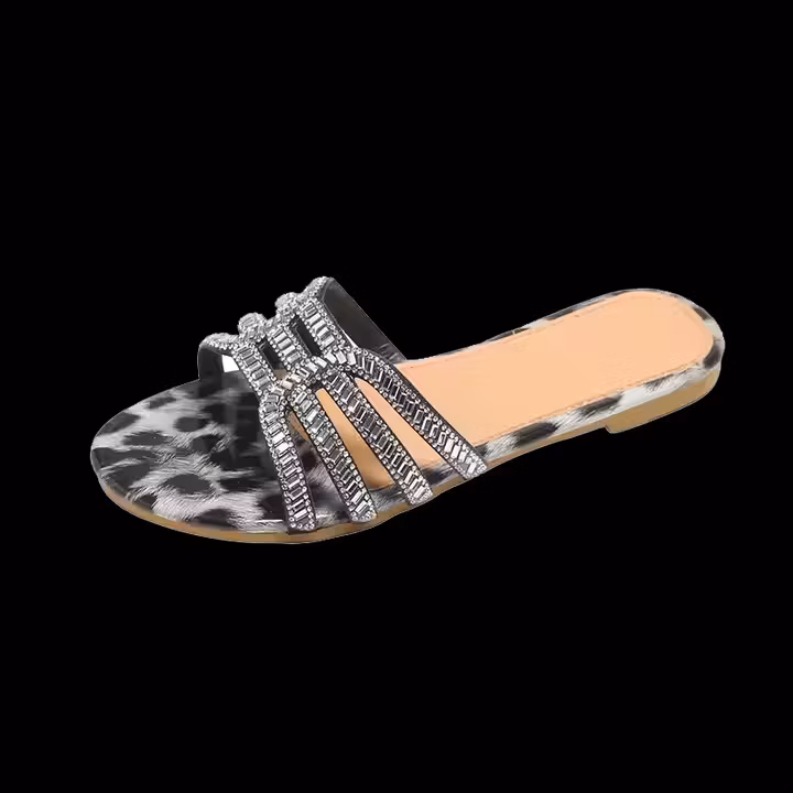 2024 New Summer Unique Leopard Color Design Women′s Flat Sandals Slippers with Rhinestone