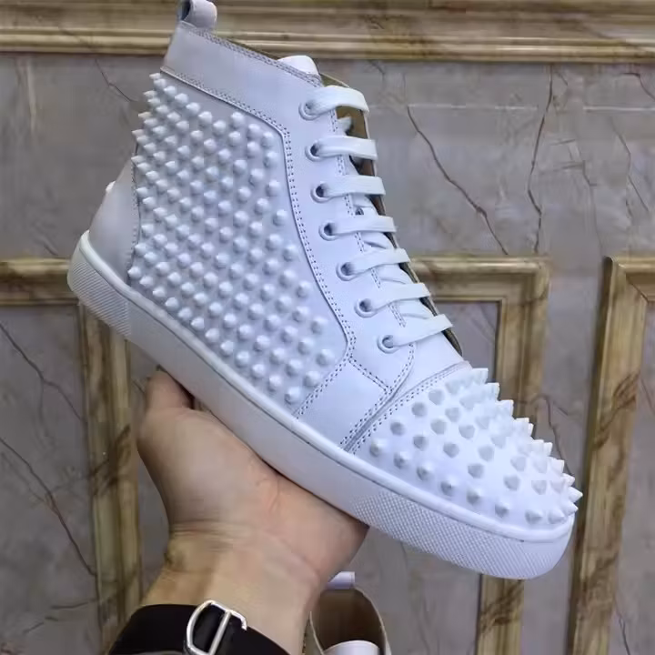 Night Club Casual Rhinestones Designer Casual Dress Shoe Leather Women Party Sneakers Rivets Flat Red Bottom Shoes for Men