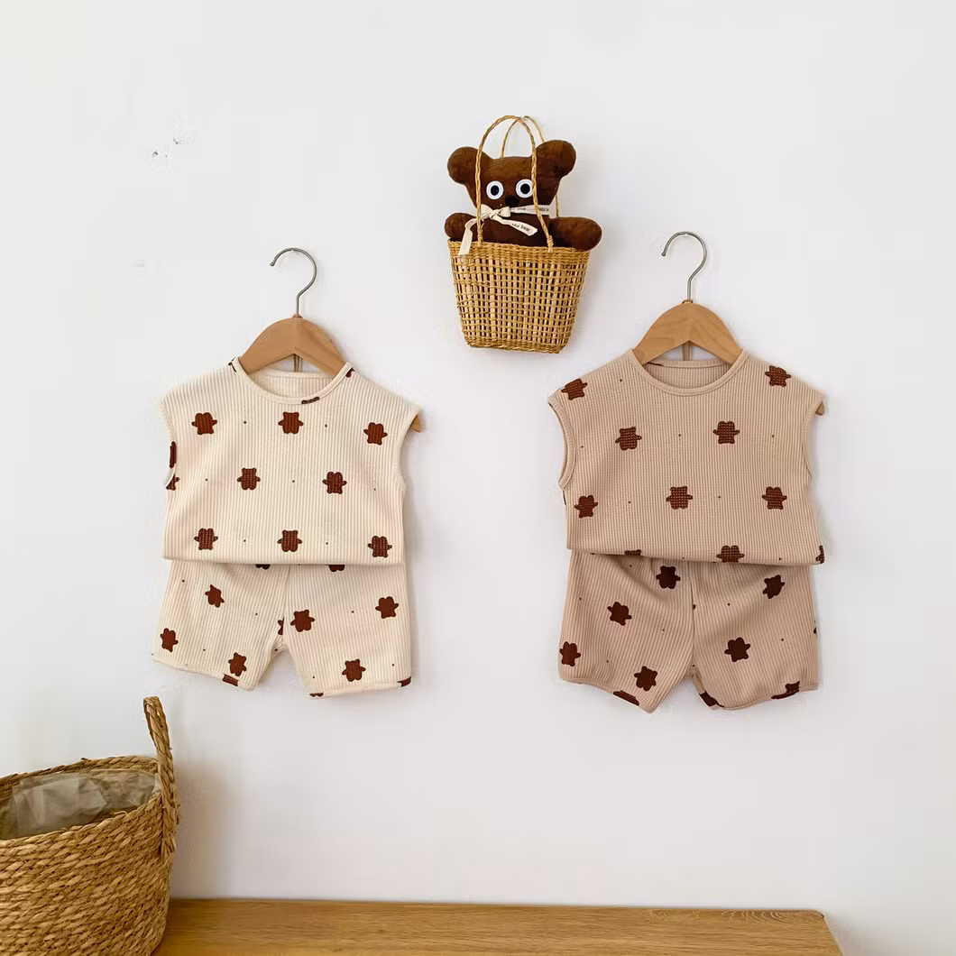 Children′s Sleeveless Suit The Lovely Printing Cotton Baby Two Pieces Baby Wear Baby Clothes Kids Wear