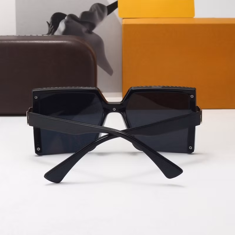 Custom Wholesale Fashion Square Sunglasses Women Provide OEM Service Polarized Replicas Sunglasses