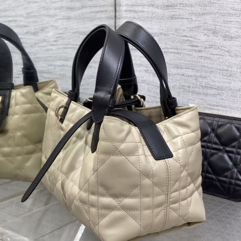 Stylish Women′s Cheap Bags 5A Top Quality Copy Luxury Handbags Women′s Crossbody Bags a Large Capacity Vireca Beauty Handbags
