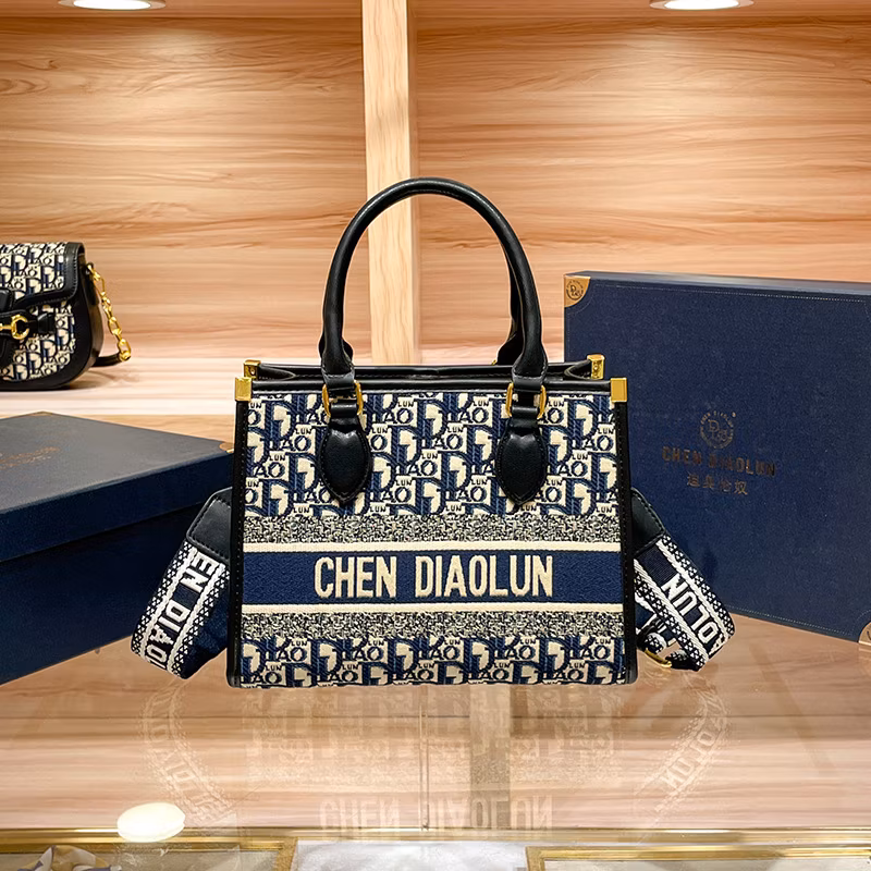 New 2024 Women′s Large Capacity Mother and Child Bag, High Sense Bag, Urban Simple and Elegant, Versatile Handheld Crossbody Bag