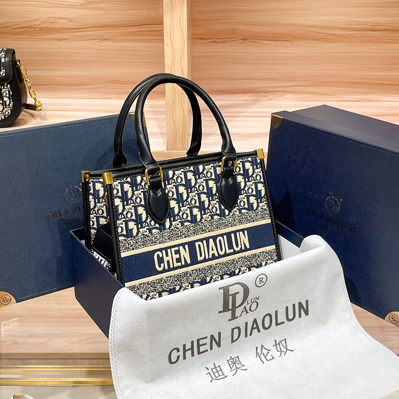 New 2024 Women′s Large Capacity Mother and Child Bag, High Sense Bag, Urban Simple and Elegant, Versatile Handheld Crossbody Bag