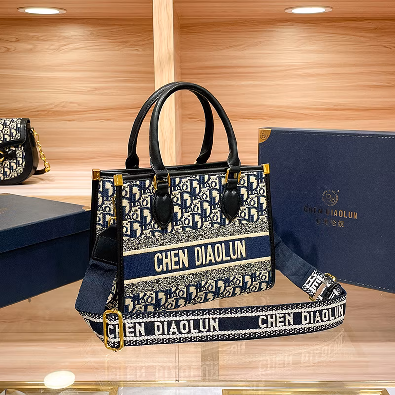 New 2024 Women′s Large Capacity Mother and Child Bag, High Sense Bag, Urban Simple and Elegant, Versatile Handheld Crossbody Bag