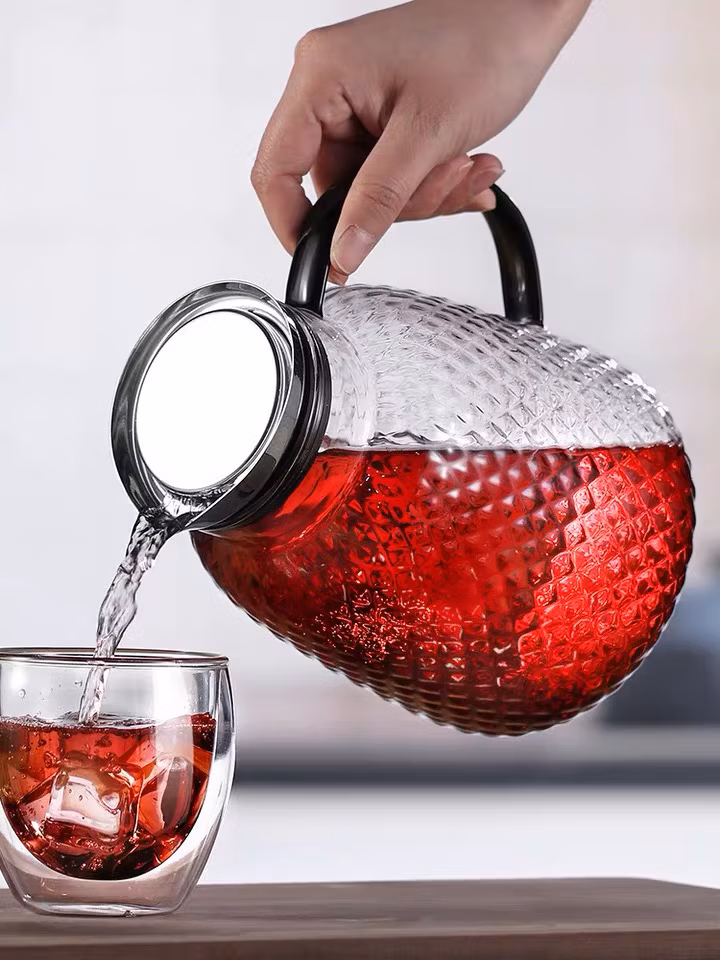 Newly Designed Heat Resistant Borosilicate Glass Water Carafe Jug with Black Glass Handle Glassware
