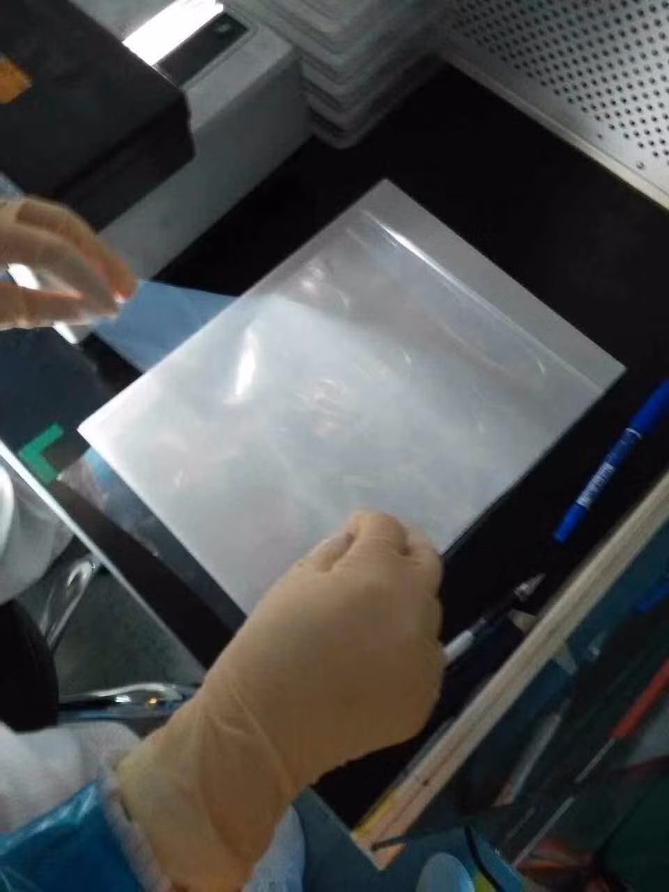 Customized Polished High Temperature Tempered Low Iron 0.5/0.7 mm Soda Lime Borosilicate Glass Sheet Furnace Viewing Sight Corning Gorilla 2320 Glass