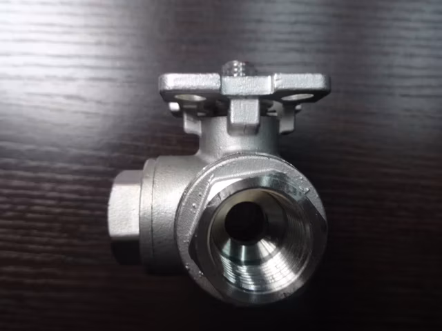 1/2"-6" Three Way Carbon Steel Floating Ball Valve with T/ Type