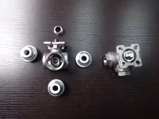 1/2"-6" Three Way Carbon Steel Floating Ball Valve with T/ Type