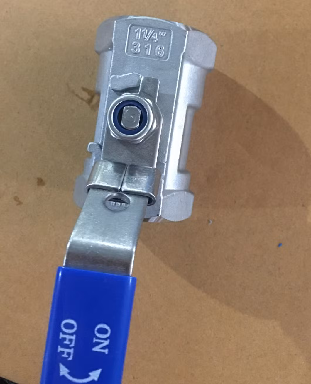 One PC Stainless Steel Ball Valve with NPT BSPT Bsp Screw Type