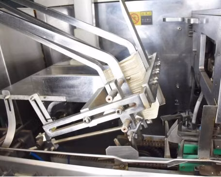 Full Automatic Aluminum Foil Carton Box Packaging Machine Carton Folding Sealing Machine Cartoning Machinery