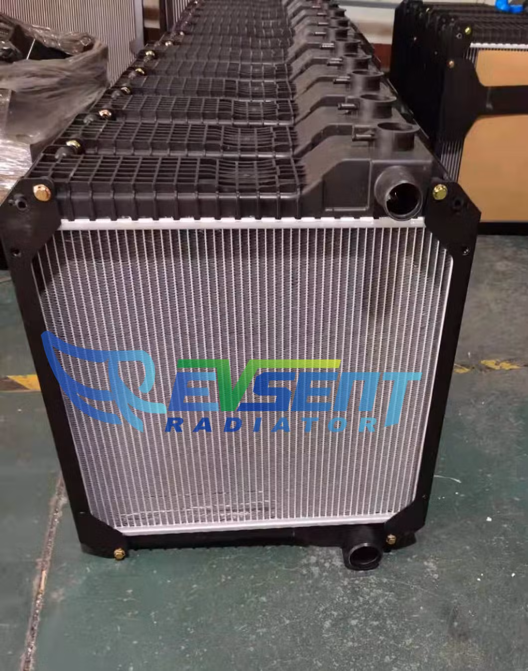 Auto Spare Part Heavy Duty Radiator for off Road Vehicle Jcb/Case 3X, 3cx, 580