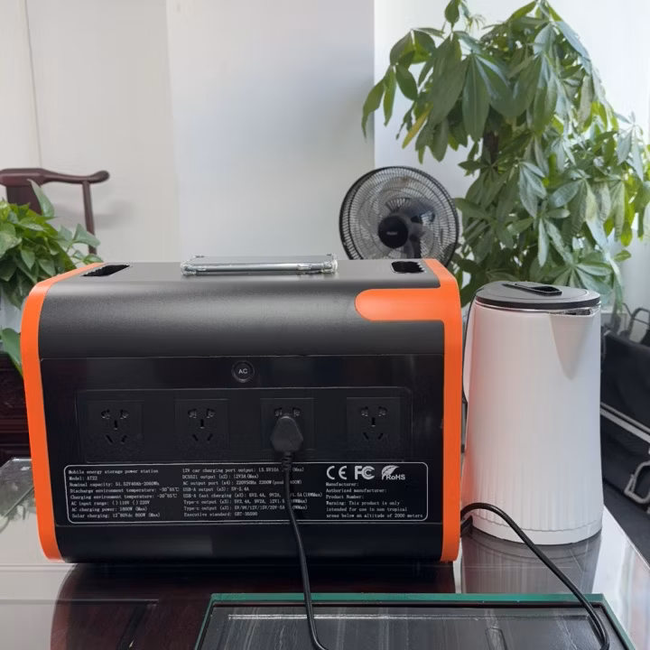 Longer Life 2200W Solar Generator for Home Emergency Electric Portable Power Station