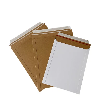 Sobre embalaje rígido Kraft Mailer tamaño A4 para el envío de documento Libro Magazine