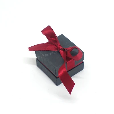 Regalo de lujo al por mayor de caja pequeña personalizada para pendiente / anillo con cinta