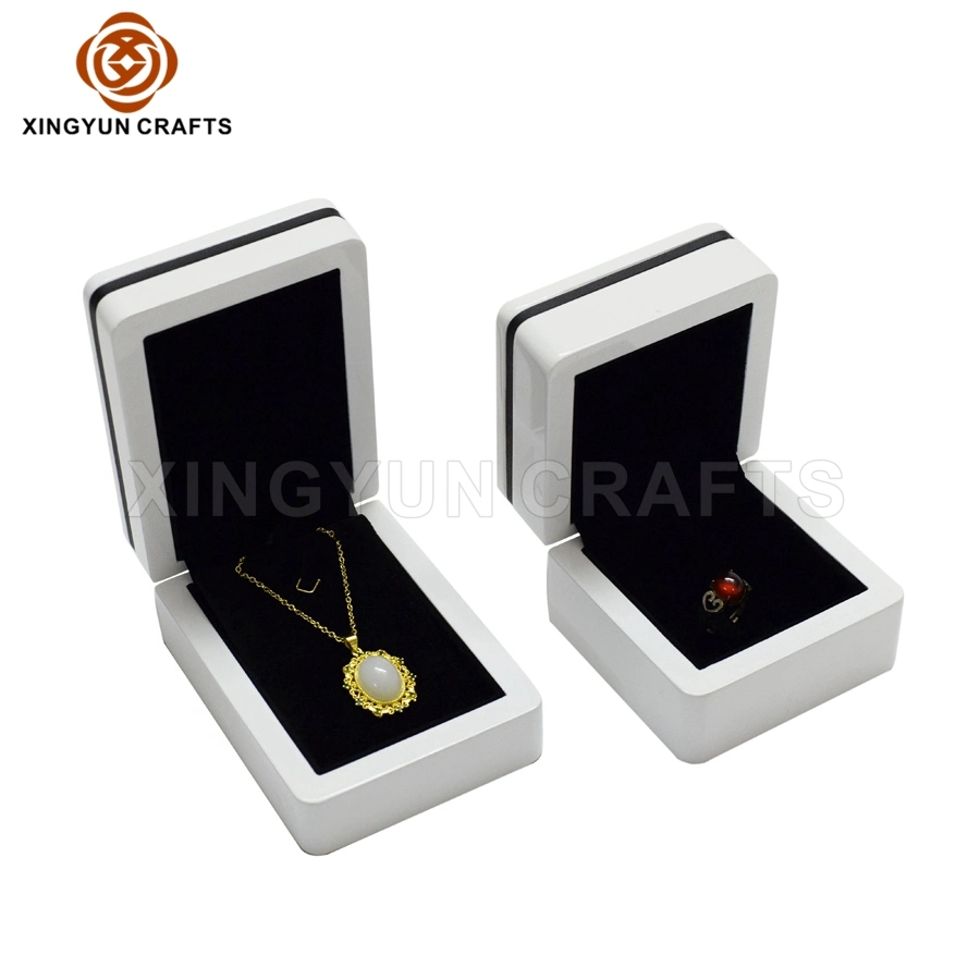 Personalized Design Small White Lacquered Wooden Jewelry Gift Box Wholesale Wood Jewel Watch Perfume Coin Medal Packaging Box