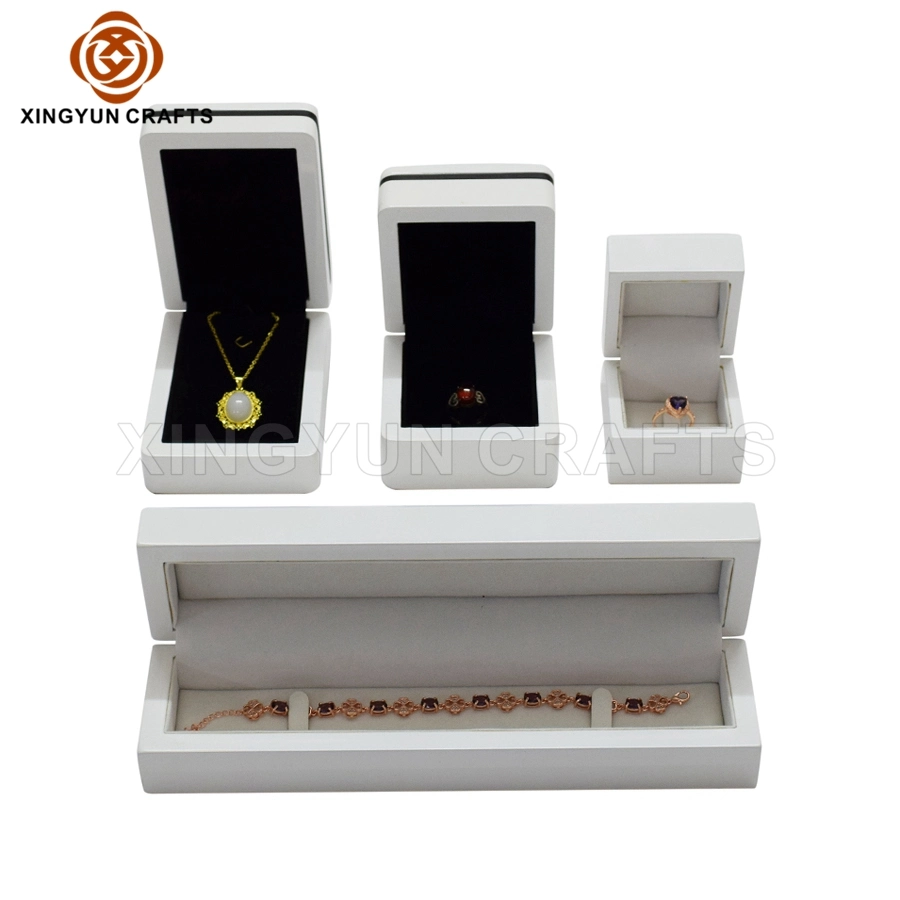 Personalized Design Small White Lacquered Wooden Jewelry Gift Box Wholesale Wood Jewel Watch Perfume Coin Medal Packaging Box