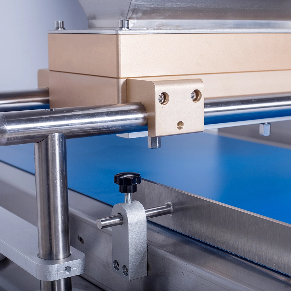 Save Labor Cost Full Automatic Cup Cake Making Machine Mascarpone Chiffon Cake Depositor Machine Lunch Box Cake