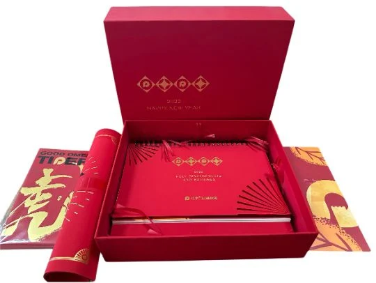 Two-Piece Lid and Base Type Rigid Cardboard New Year Gift Toy Presents Packaging Box