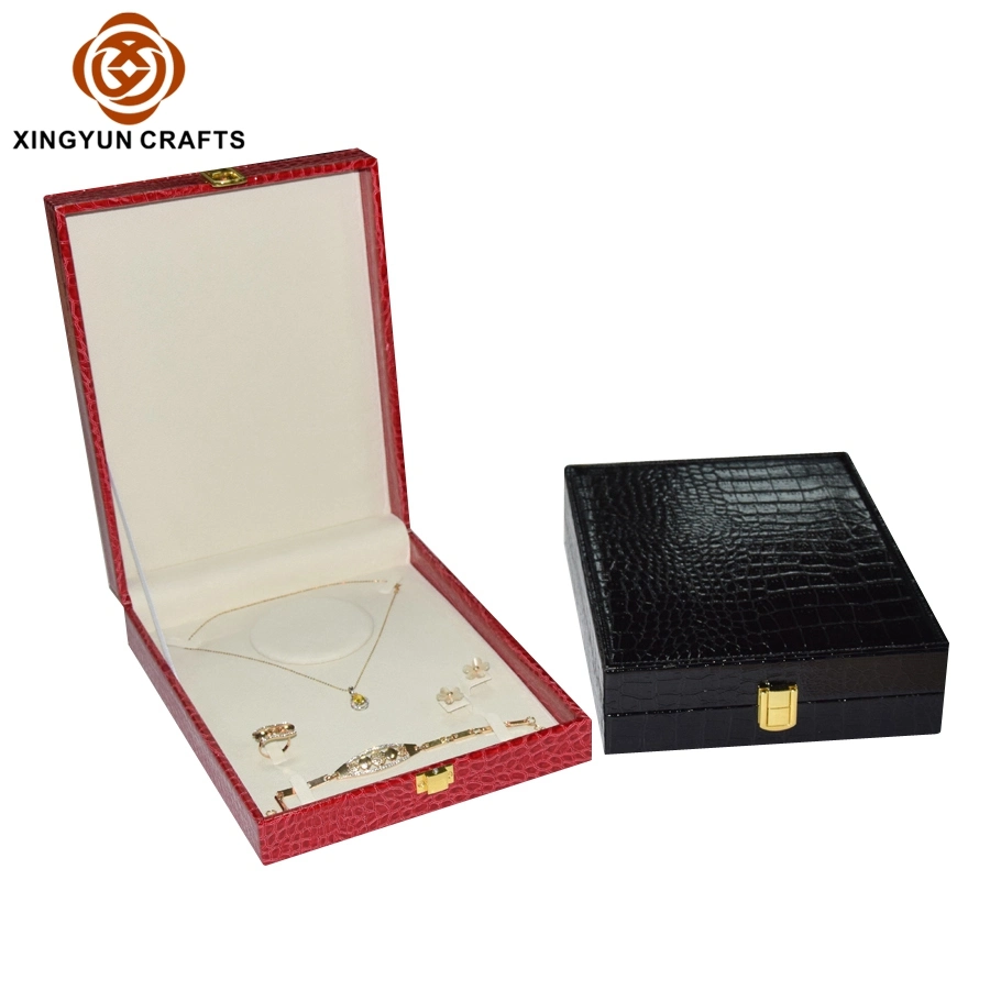 2022 New Personalized Wooden Jewelry Packaging Box Black Leather Bracelet Watch Display Box