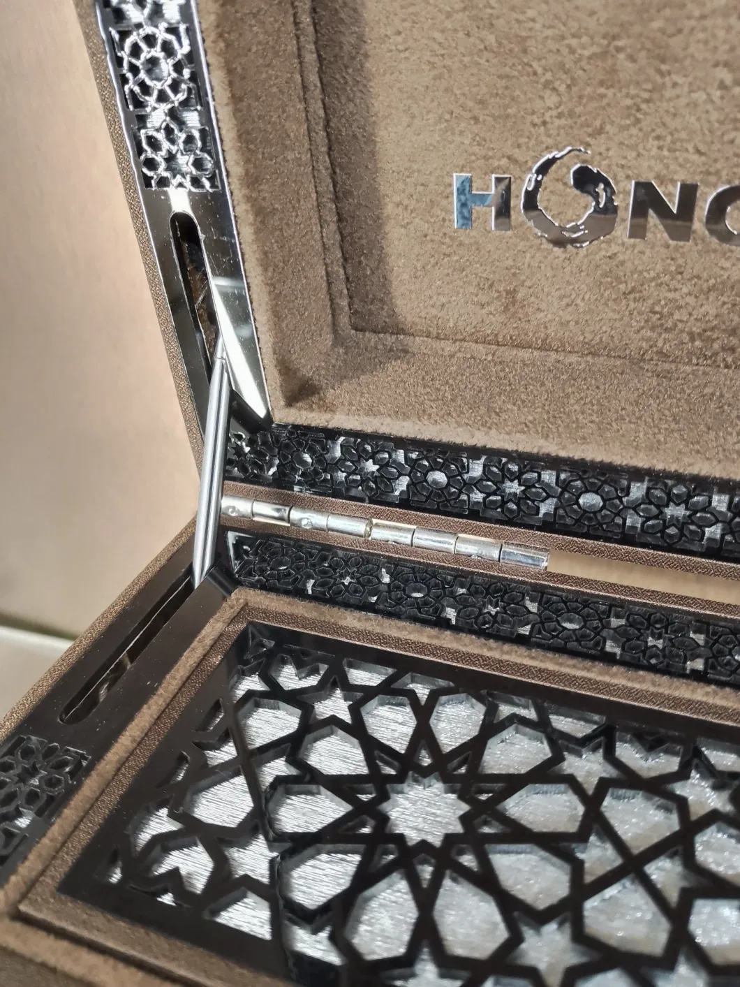 Fraxinus Mandshurica Wooden Display Packaging China Gift Box Perfume Jewelry Ring Box MDF Deodorants