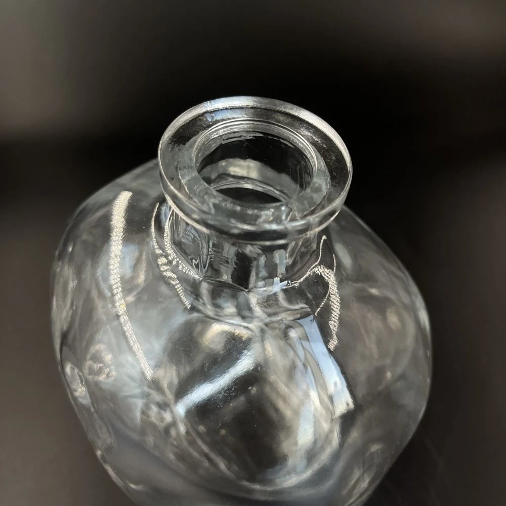 Unique 750ml High Quality Skull Shape Glass Spirits Liquor Wine Bottle Packaging for Vodka Whiskey