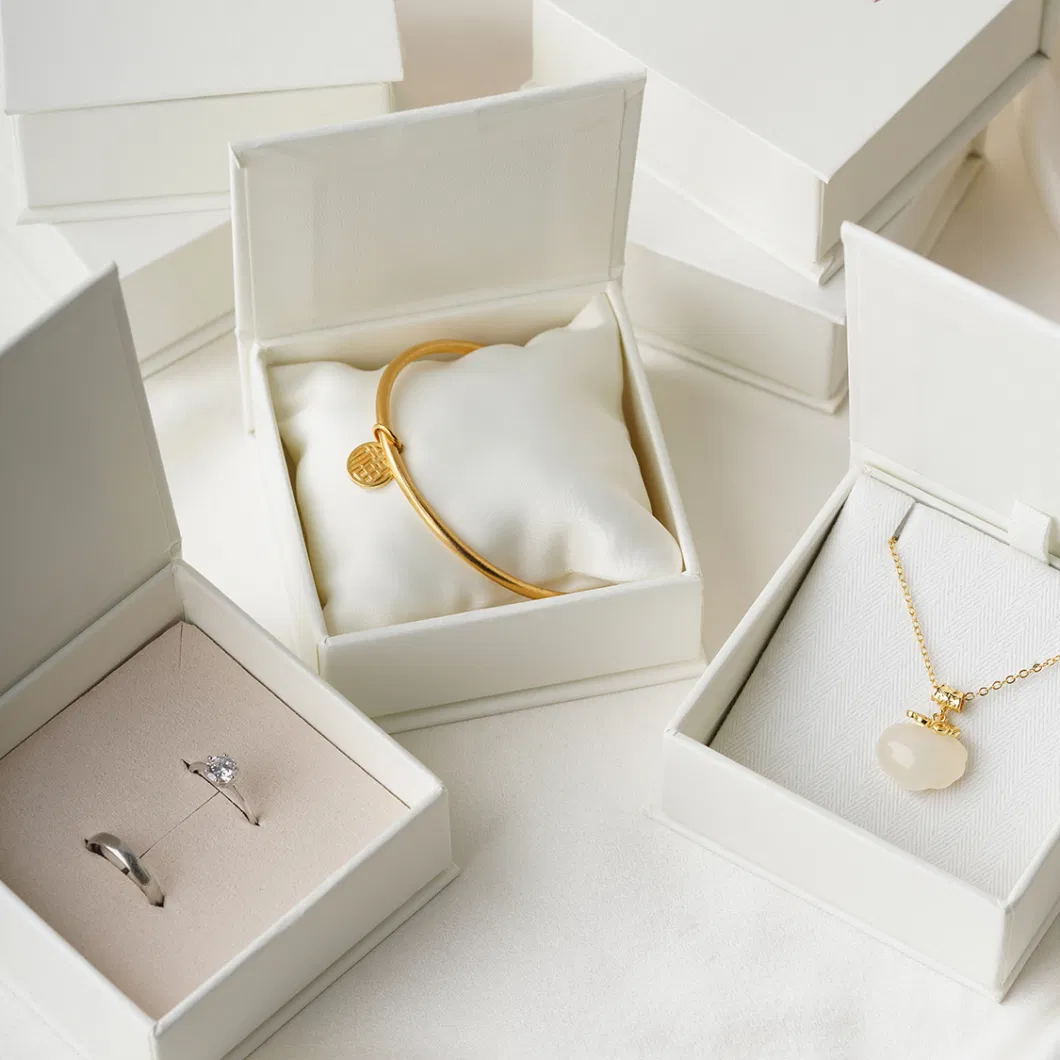 Pandasew 8*8*3.5cm Paper Box Custom Bracelets Watch with Pillow Personalized Logo Jewelrybox