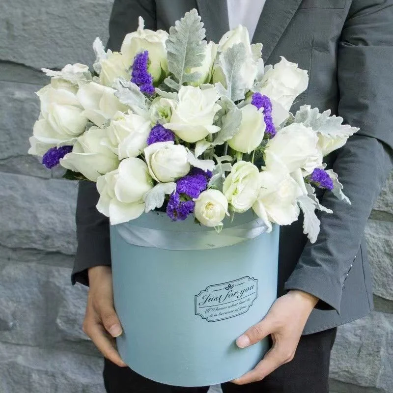 Wholesale Large Size Cylinder Packing Box Valentine Flowers Packaging Gift Box with Hot Stamping Printing