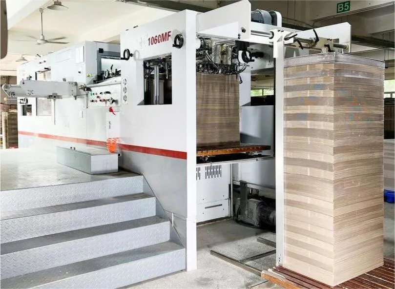 Manufacturer Large Color Printed Cardboard Box Mailing Apparel Box Corrugated Custom Shipping Boxes