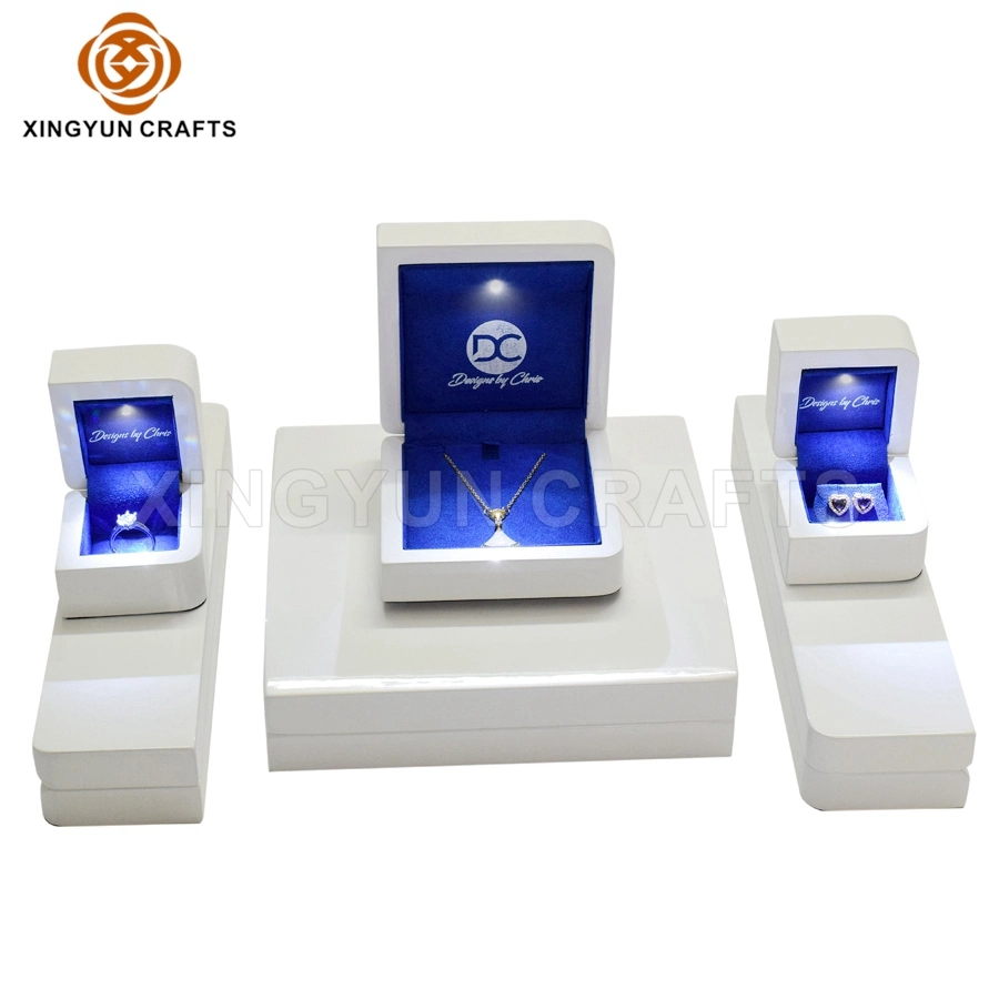 2022 New Personalized Wooden Jewelry Packaging Box Luxury Diamond Jewel Bracelet Watch Package Box Wood Gift Box