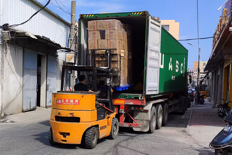 PA-2178 Slim Square Lip Gloss Tube Lip Gloss Container Plastic Liquid Lipstick Tube Cosmetics Packaging Tube Customize Makeup Tube Luxury Transparent Tube