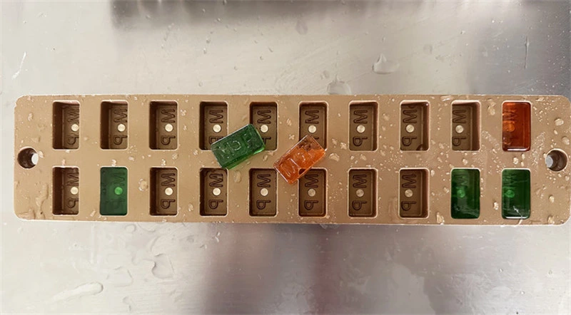 Lab Scale Semi Automatic Small Manual Hard Candy Make Depositor Jelly Sugar Deposit Bear Gummy Machine