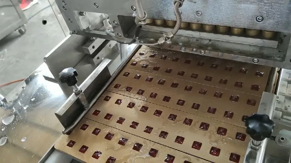 Caramel Bonbons Ligne De Production Fruit Sugar Candy Making Machine Hard Candy Forming Machine