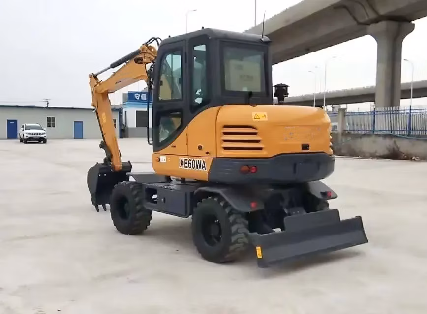 China Top Brand Digger Machine Xe60wa 6 Ton 6ton 5 Ton Cheap Hydraulic Mini Small Wheel Excavator with Attachment for Sale