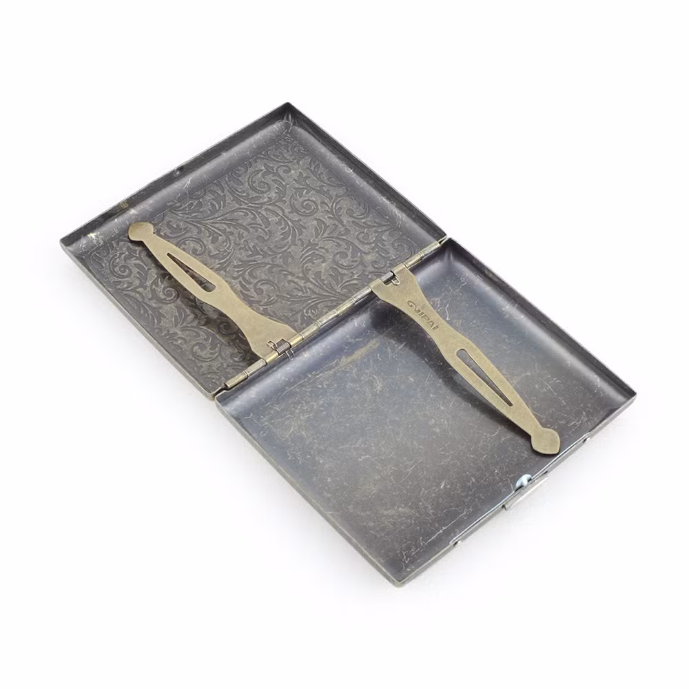 Classic Design Bronze Flower Cigarette Case with Snap Joint