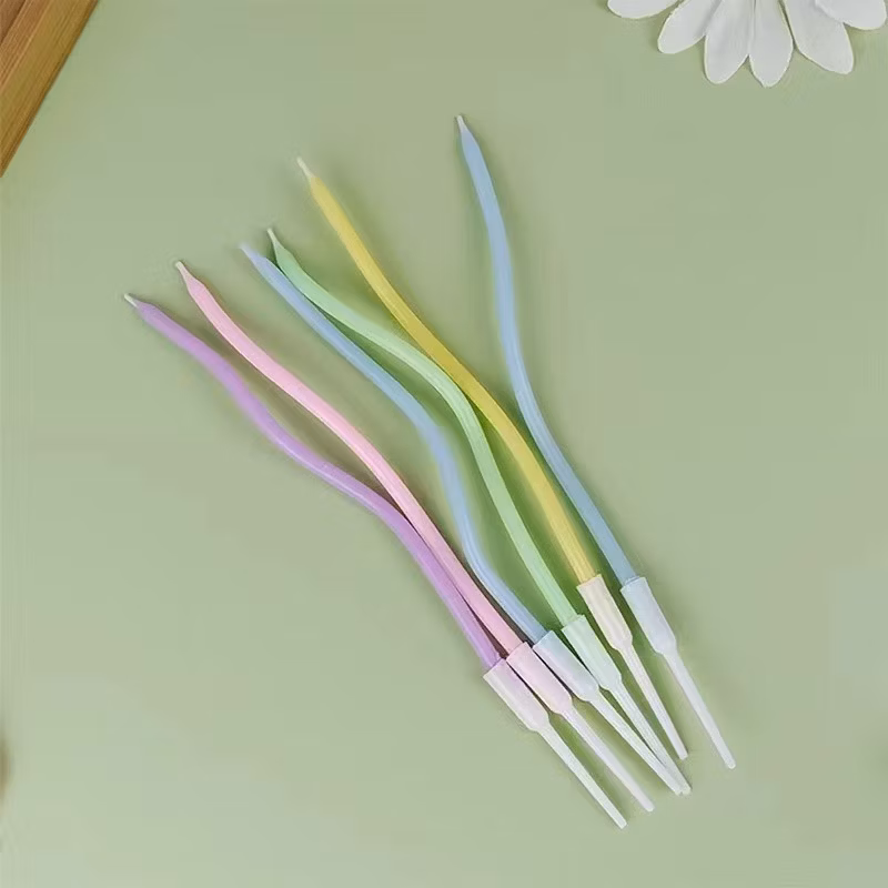 Hot Sale Colored Romantic Curving Pencil Candle Safe Flame Kids Birthday Party Wedding Cake Candles