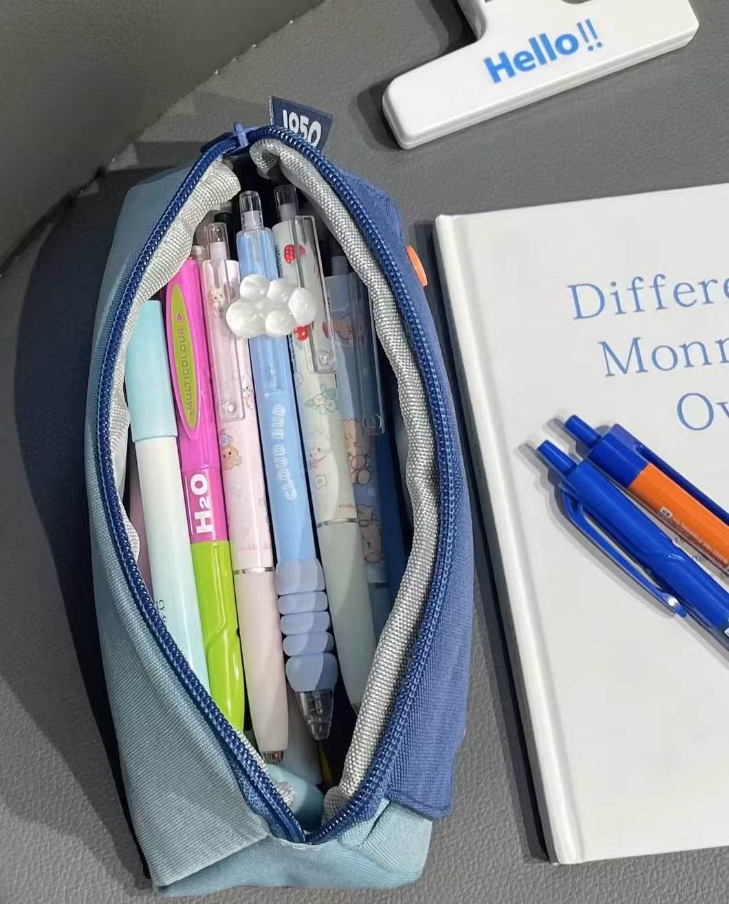 New Children′s Student Pen Bag Pencil Case Large Capacity Storage Bag Stationery Bag Simple Wind Pencil Case