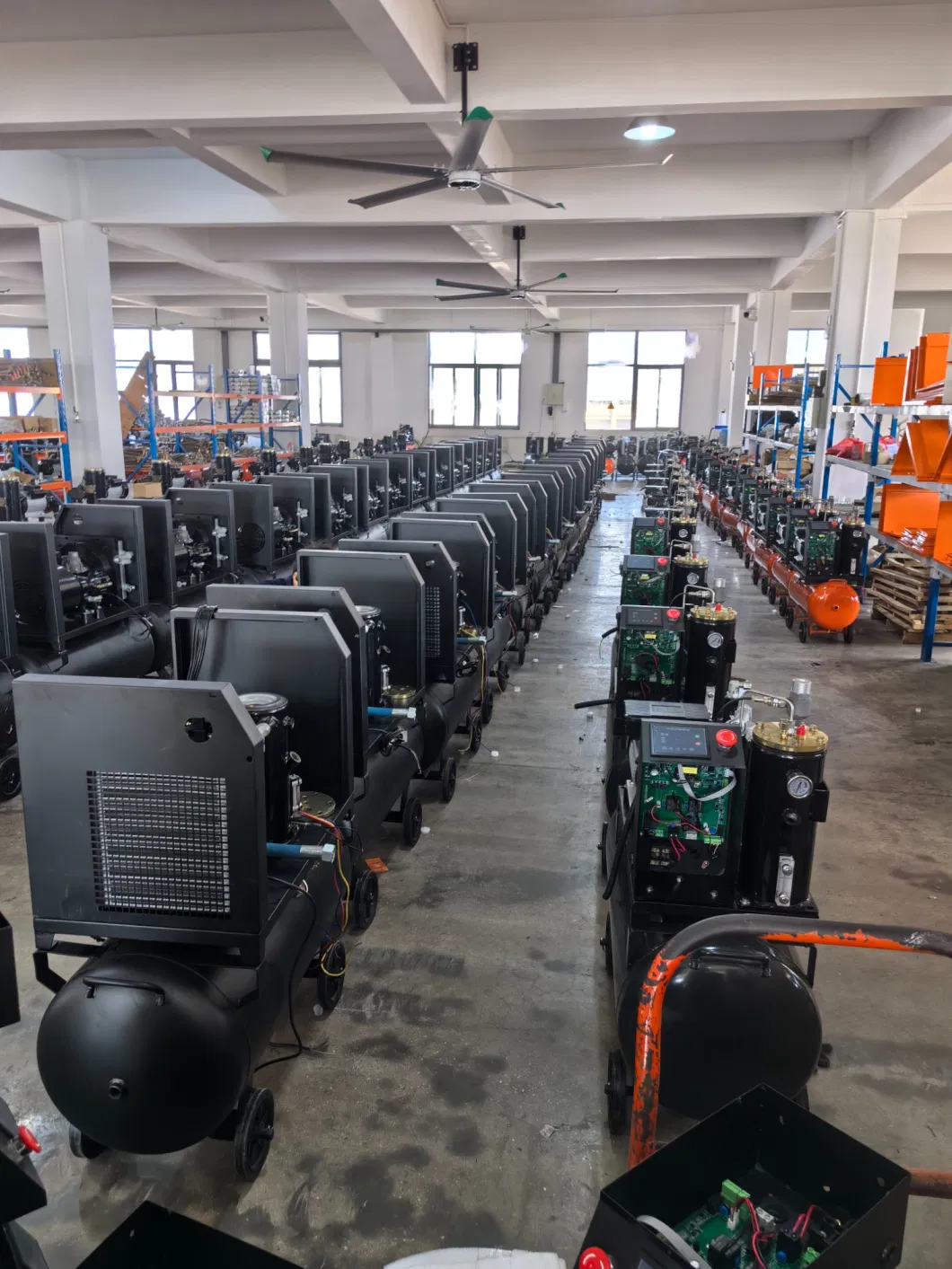 China Outstanding Low Pressure Industrial Small Silent Rotary Screw Air Compressor 7.5kw 10HP Price on Sale