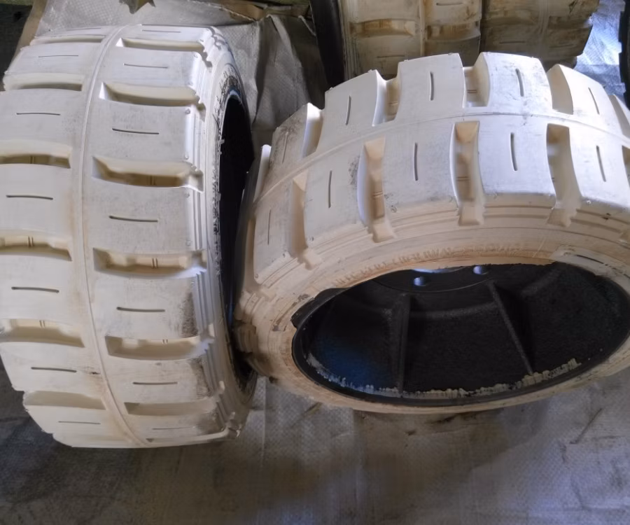Anygo Brand 15X4 1/2-8 15X4.5-8 Xz06 Solid Tyres, Pneumatic Solid Tyre, Solid Resilient Wheels for Forklift and Material Handling Equipment