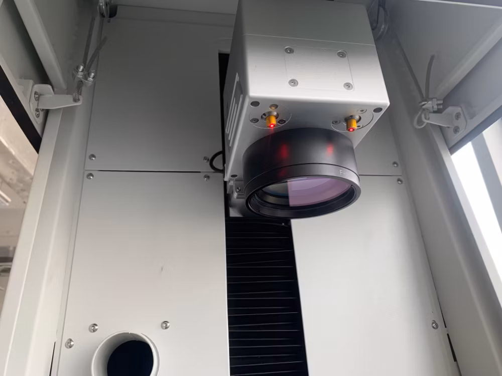 20/30/50/60/100W Portable Mopa Color Fiber Laser Marking Machine for Logo Printing 3D Metal Cutting Engraving Plastic Pen Packing Printer Pictures & Photos20/