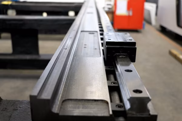 CNC Metal Sheet Fiber Laser Cutting Machine 1500W 2000W 3000W 4000W 6000W 3kw 6kw 12kw 20kw for Stainless Steel Carbon Iron Aluminum Plate